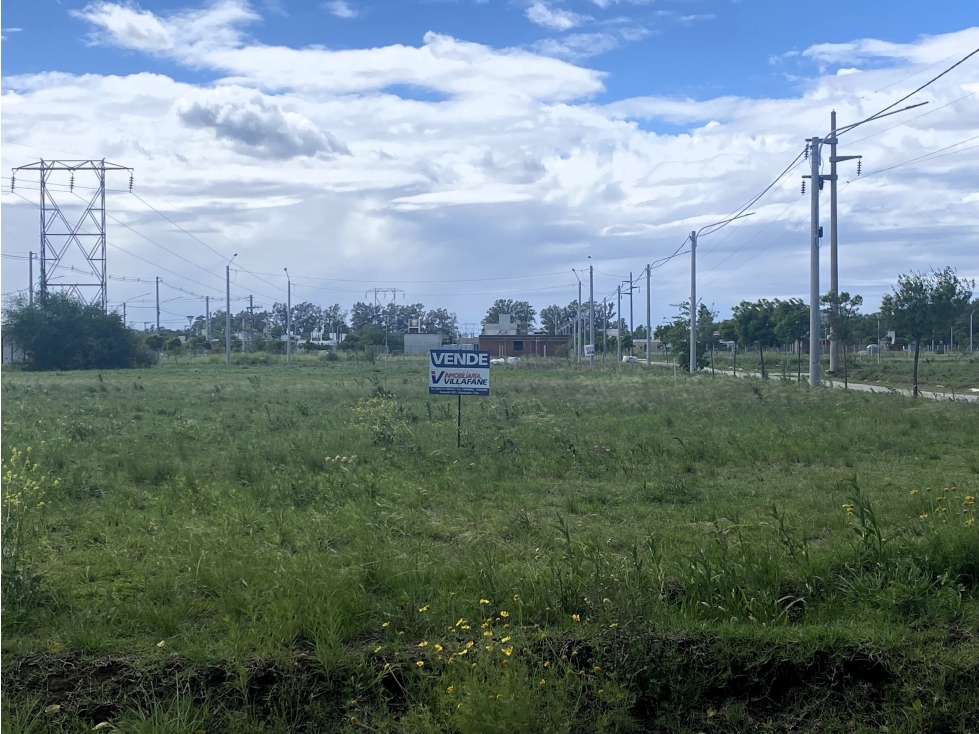SE VENDE TERRENO EN ESQUINA EN TIERRAS DEL FUNDADOR 4° ETAPA - 3