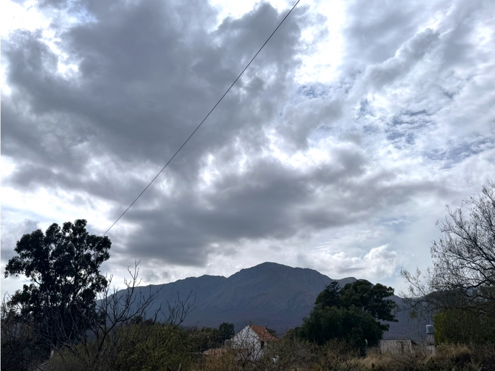 VENTA DE DOS CASAS Y LOTE EN EL CENTRO DE CAPILLA DEL MONTE — foto 6