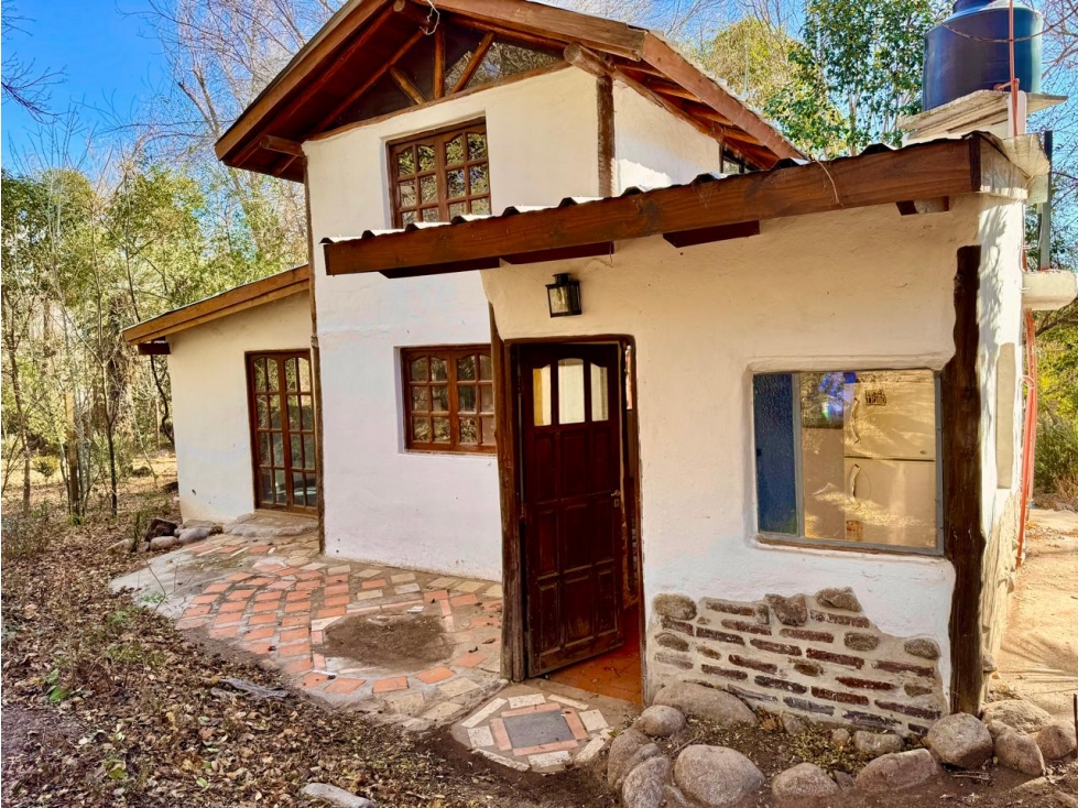 VENTA DE CASA Y MONOAMBIENTE EN B° AGUAS AZULES "A"- CAPILLA DEL MONTE — foto 2
