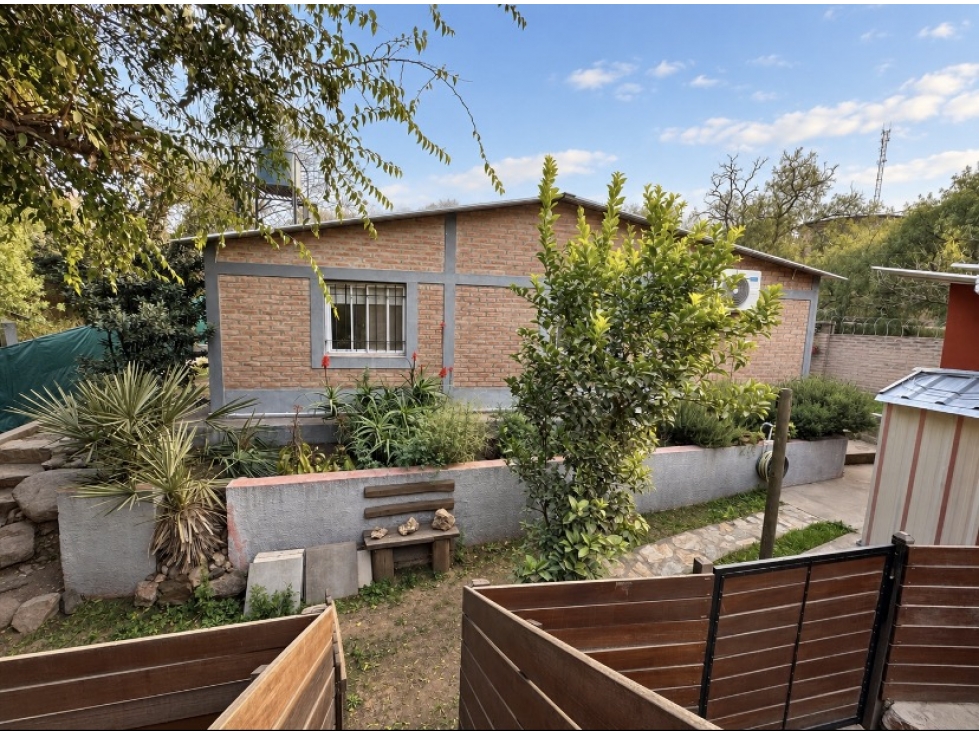 VENTA DE CASA Y CABAÑA EN B° LA TOMA CAPILLA DEL MONTE- CBA - 1