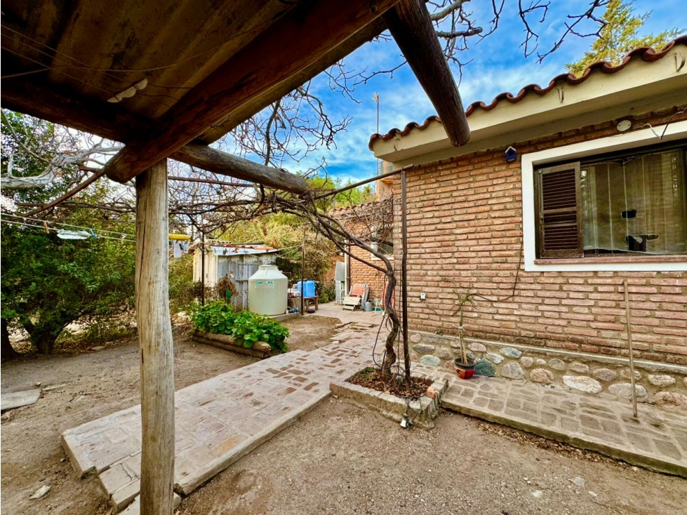VENTA DE CASA EN B° LAS GEMELAS- CAPILLA DEL MONTE-CBA - 4
