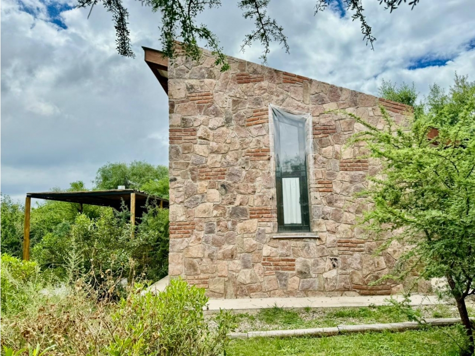 VENTA DE HERMOSA CASA CON PISCINA EN B° LA TOMA - CAPILLA DEL MONTE — foto 6