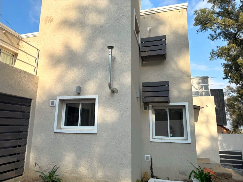 VENTA DE HERMOSO PH EN VILLA EDEN - LA FALDA - CBA - 3