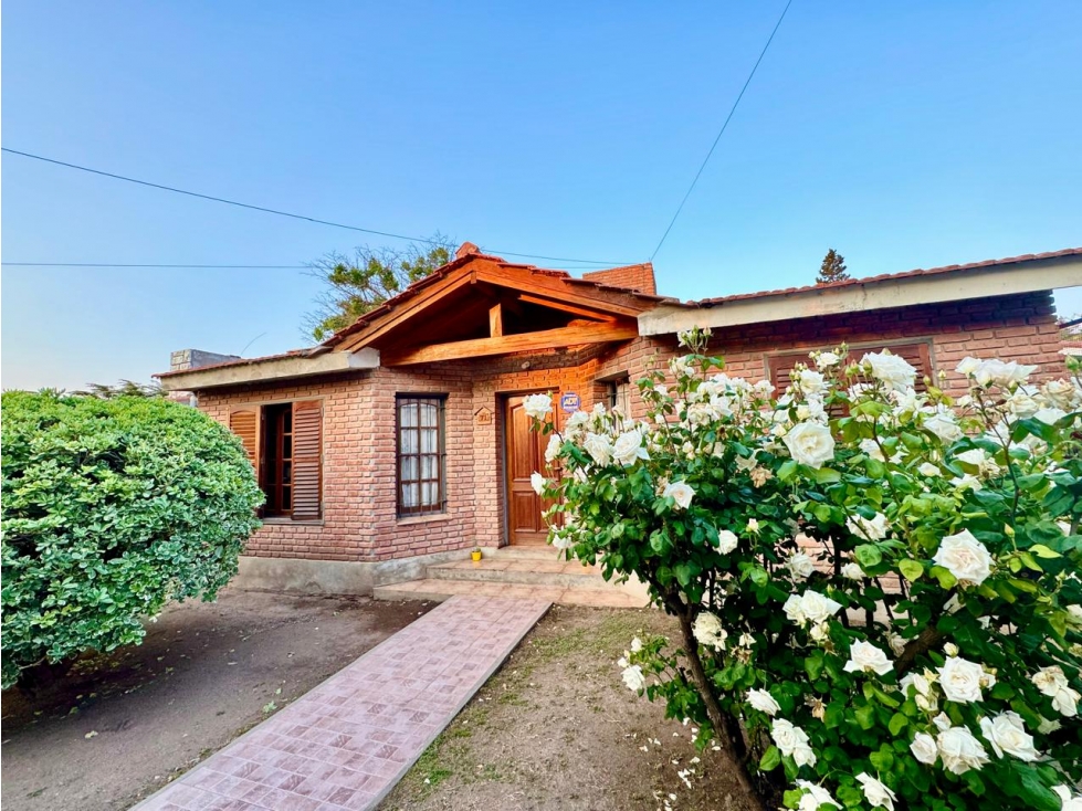 VENTA DE HERMOSA CASA EN B° SAN MARTIN- CAPILLA DEL MONTE-CBA - 3