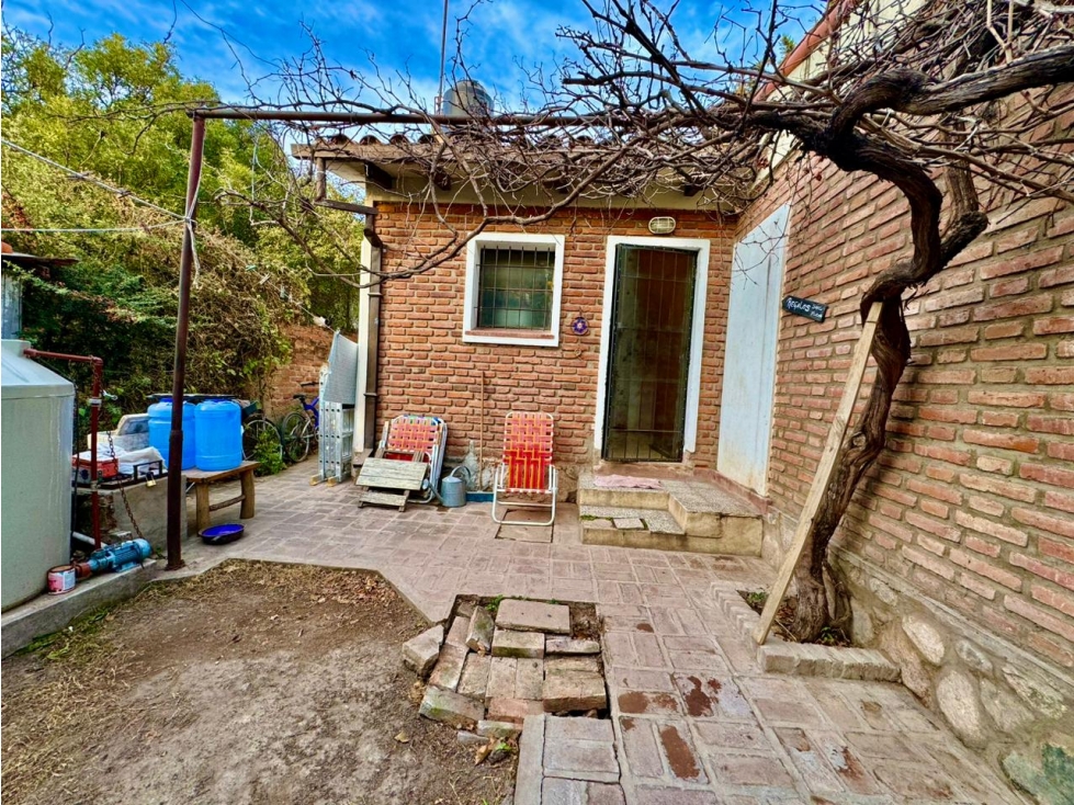 VENTA DE CASA EN B° LAS GEMELAS- CAPILLA DEL MONTE-CBA - 2