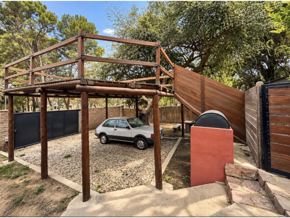 VENTA DE CASA Y CABAÑA EN B° LA TOMA CAPILLA DEL MONTE- CBA - 4
