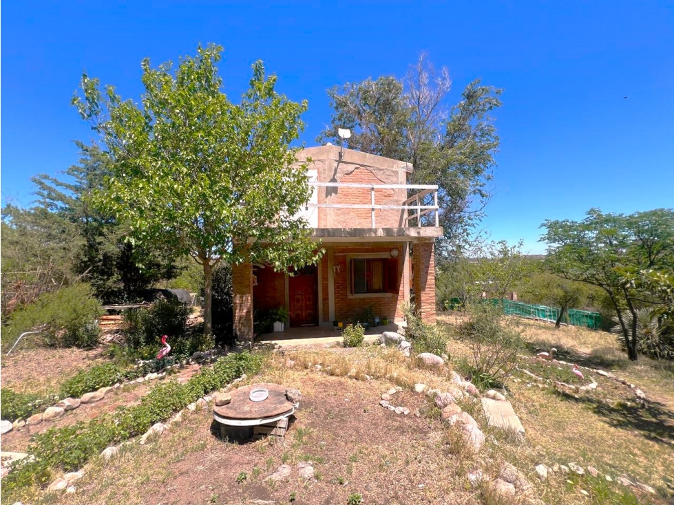 VENTA DE CASA CON VISTAS AL LAGO EN AGUAS AZULES- CAPILLA DEL MONTE