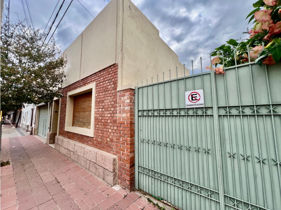 VENTA DE CASA Y LOCAL COMERCIAL EN EL CENTRO DE CAPILLA DEL MONTE-CBA — foto 2