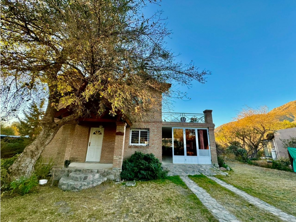 VENTA DE HERMOSO CHALET CON VISTAS EN B° LA TOMA-CAPILLA DEL MONTE - 4