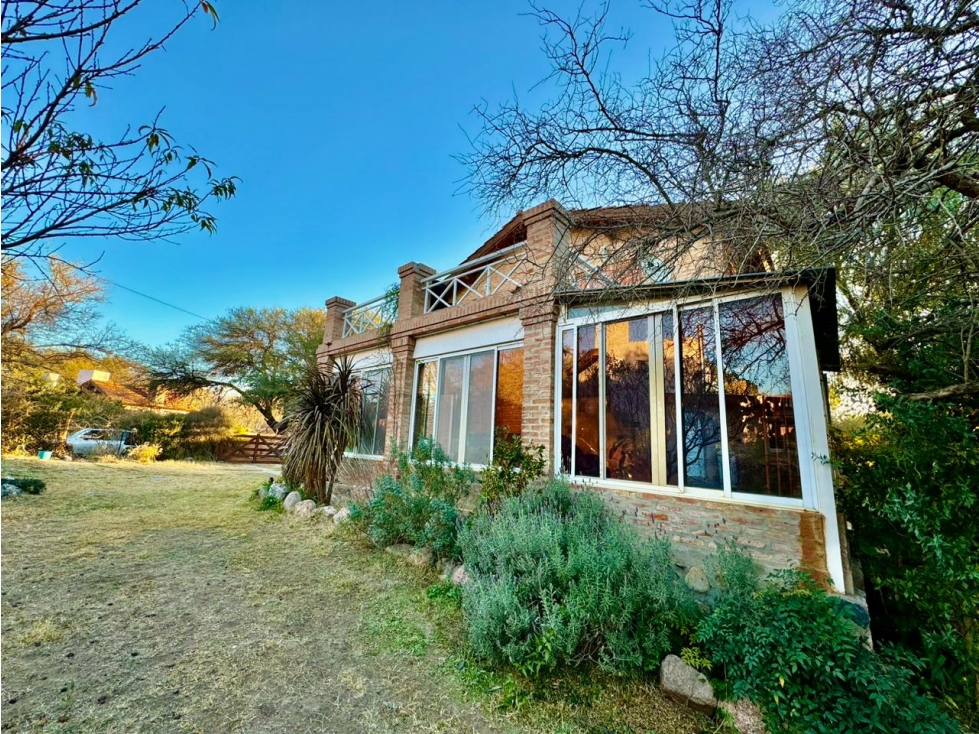 VENTA DE HERMOSO CHALET CON VISTAS EN B° LA TOMA-CAPILLA DEL MONTE - 3