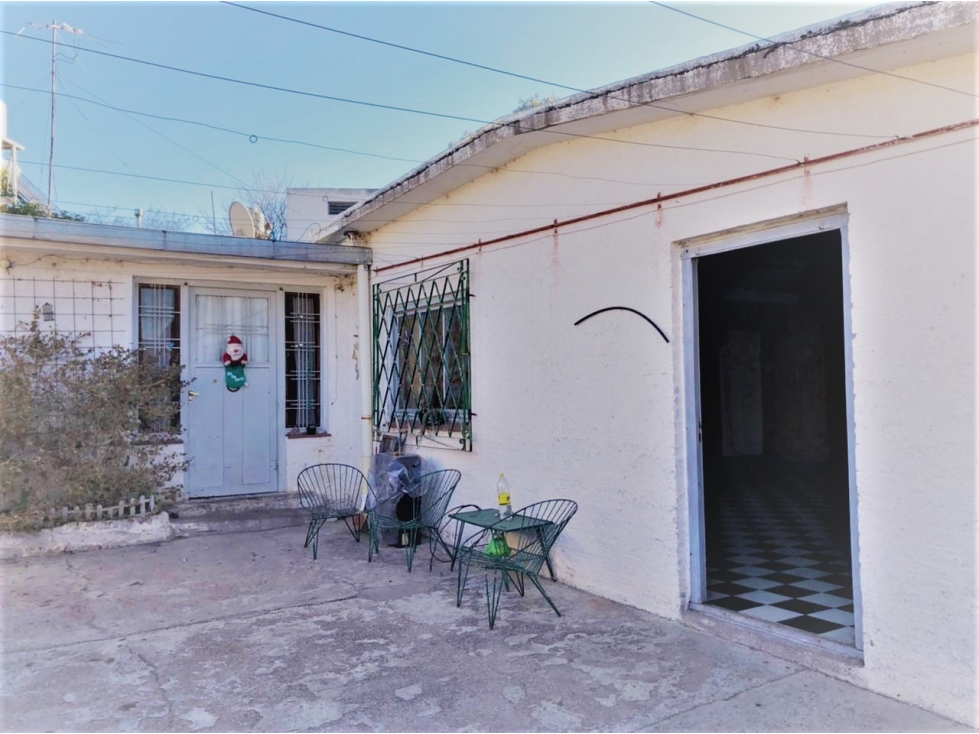 VENTA DE CASA Y SALÓN CÉNTRICO EN CAPILLA DEL MONTE-CBA - 3