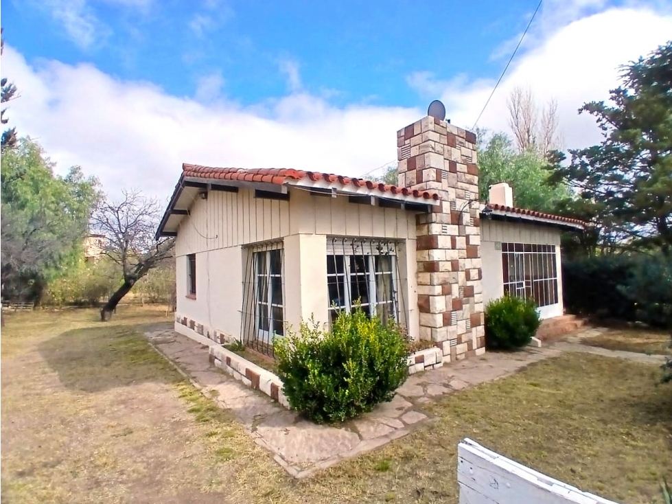 VENTA DE BELLA CASA EN B° LAS GEMELAS- CAPILLA DEL MONTE-CBA