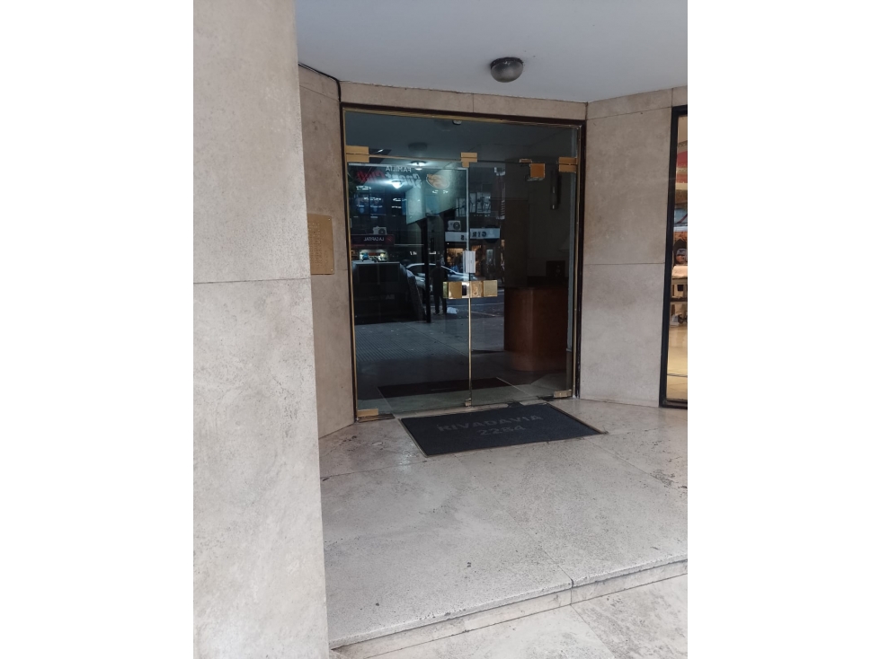 VENTA DEPTO. 3 AMB. RIVADAVIA 2200 - 1