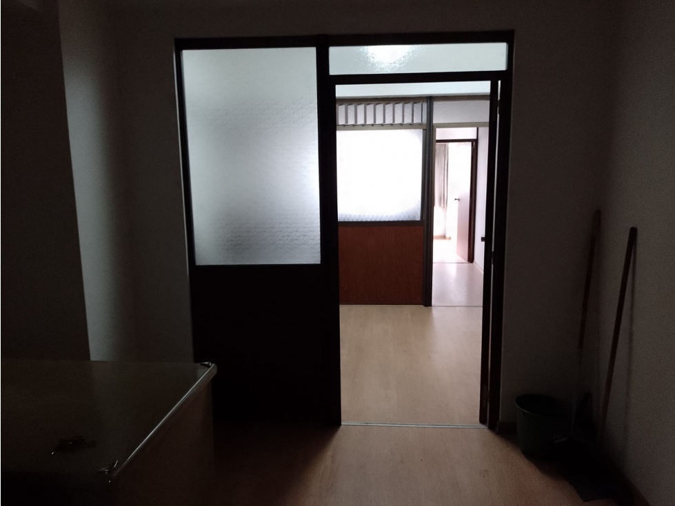 VENTA OFICINA 39 m2 Fte.V.CEVALLOS 200 - 2