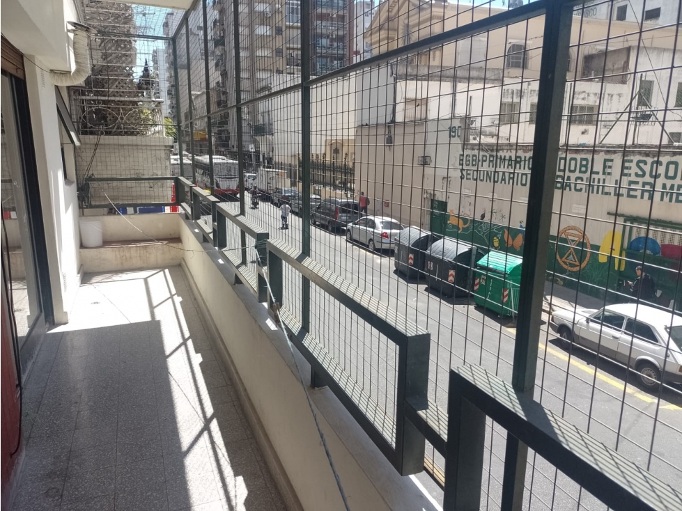 VENTA DEPTO 3 AMB.AL FRENTE C/BCON MORENO 1600 - 2