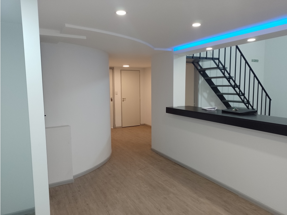 VENTA OFICINA EN 2 PLANTAS CALLAO 400 CENTRO - 1