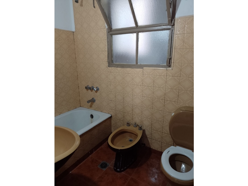 VENTA DEPTO 3 AMBIENTES C/ DEP AP/CRED. MORENO 1700 - 4