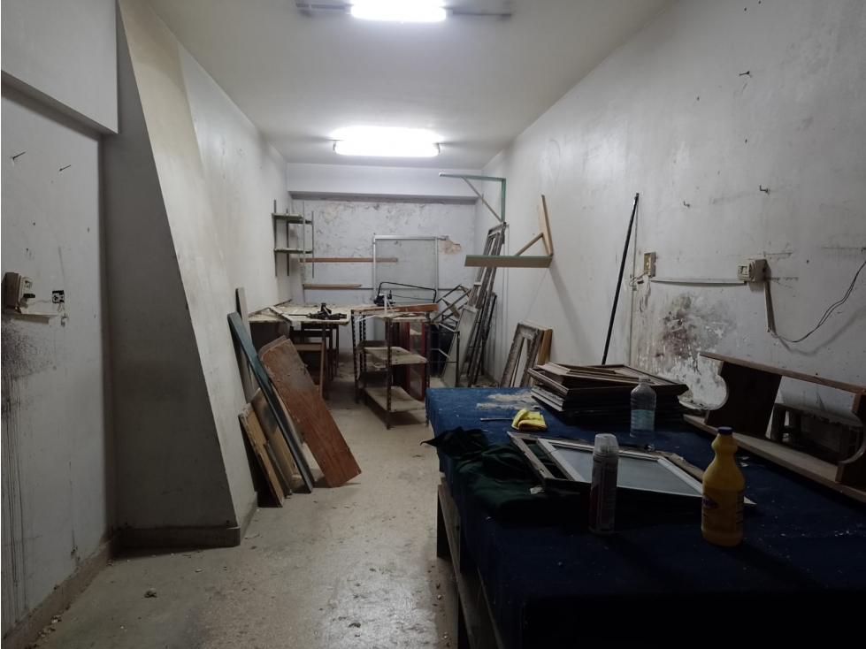 BARRIO NORTE LOCAL EN VENTA LIBERTAD 800 - 6