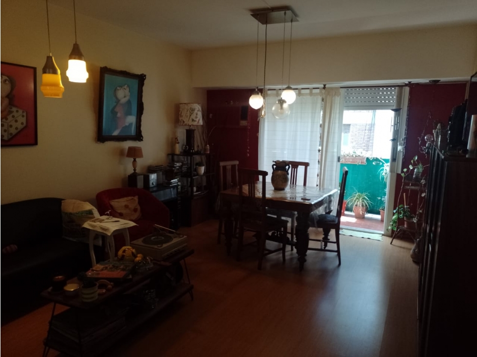 VENTA DEPTO. 3 AMB. AL FRENTE CON BALCON SAN JOSE 300 - 3