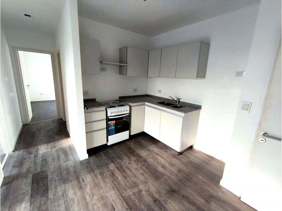 Departamento 3 ambientes con balcón y cochera en Martín Coronado - 1