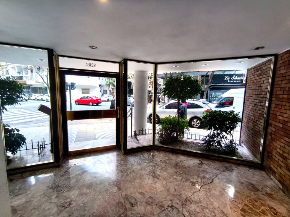 Departamento con cochera y balcón en Palermo - 4