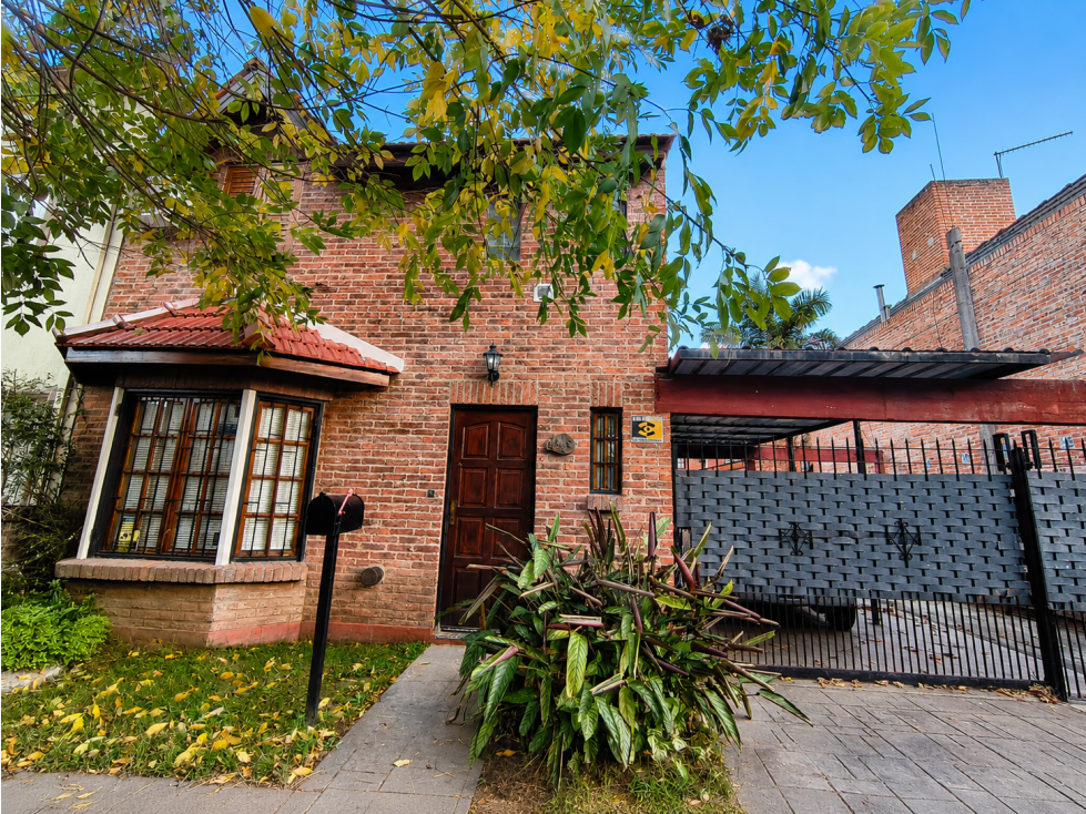 Casa con parque, parrilla y gran espacio para vivi - 1