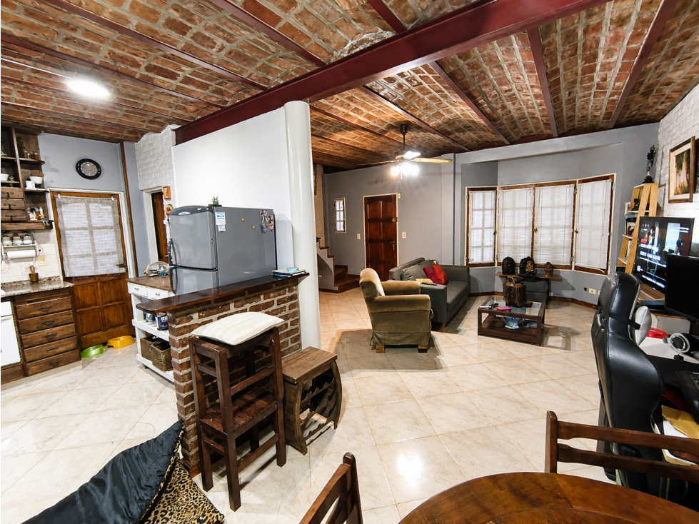 Casa con parque, parrilla y gran espacio para vivi - 4