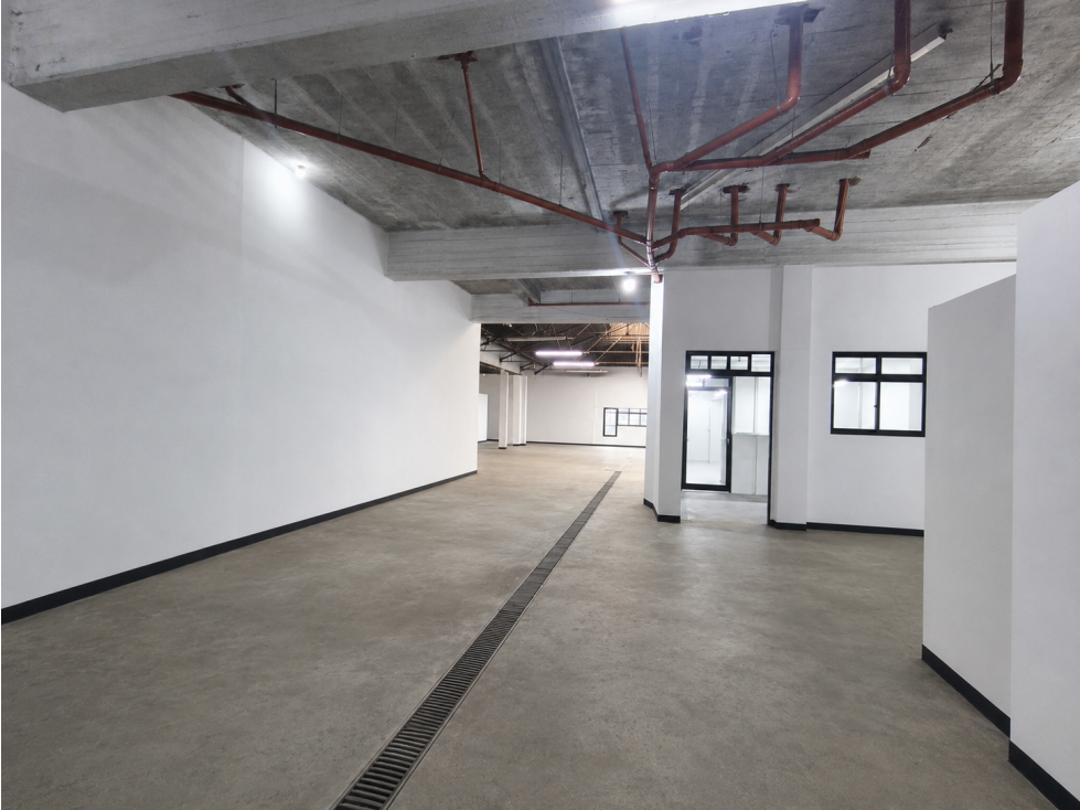 GALPÓN / DEPÓSITO 1.100 m² GRANDES ACCESOS VILLA PUEYRREDÓN - 2