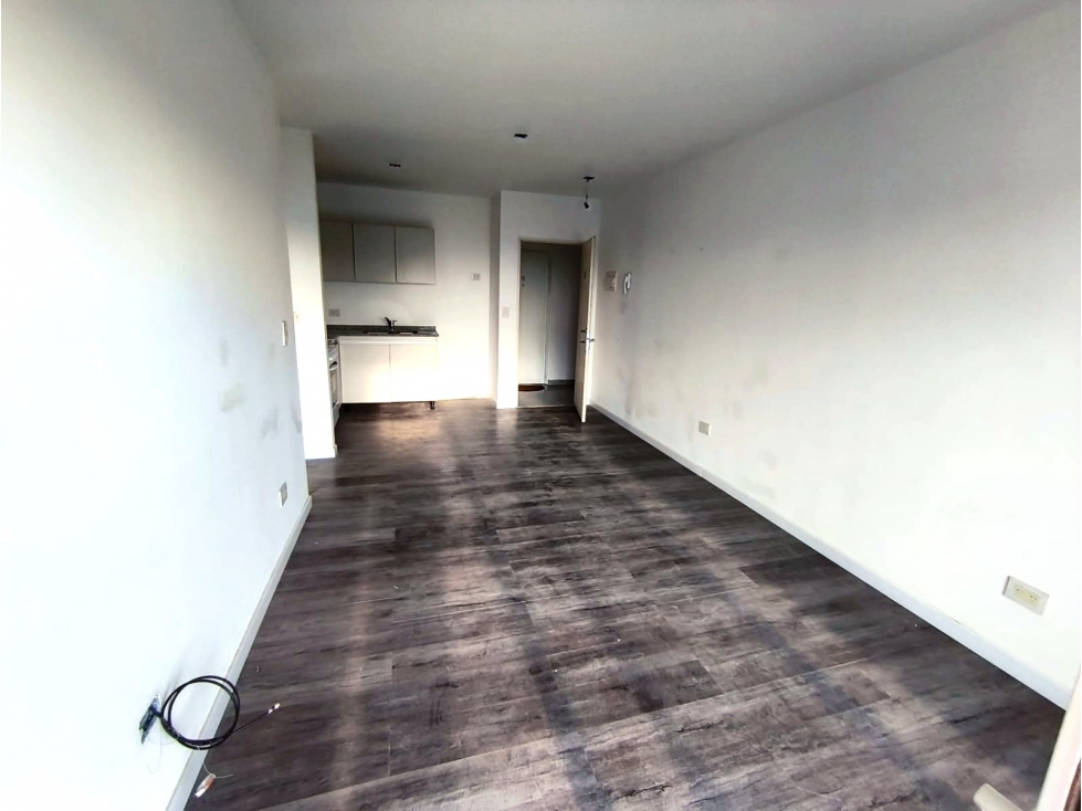 Departamento 2 ambientes con balcón y cochera en Martín Coronado - 4