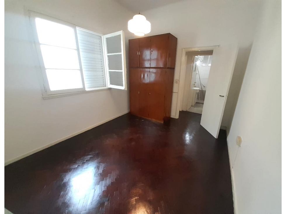 Departamento 2 amb. amplio en alquiler sobre Av. Rivadavia - 6