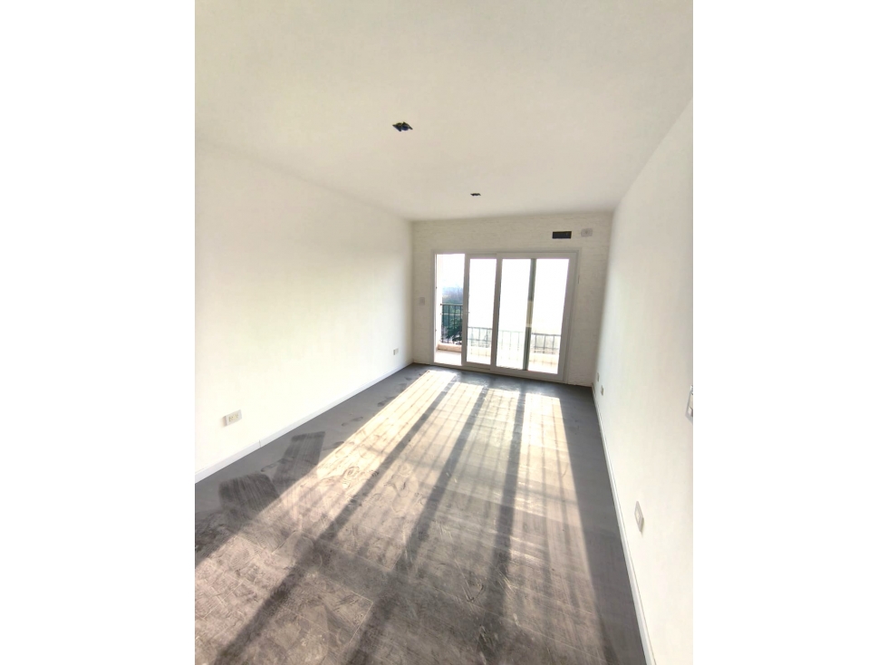 Departamento 2 ambientes con balcón y cochera en Martín Coronado - 2