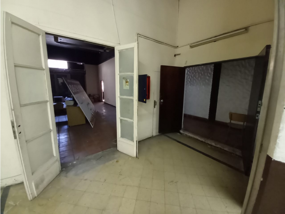!DOS AMPLIOS LOCALES , VIVIENDA Y OFICINA, NUEVO PRECIO! - 5