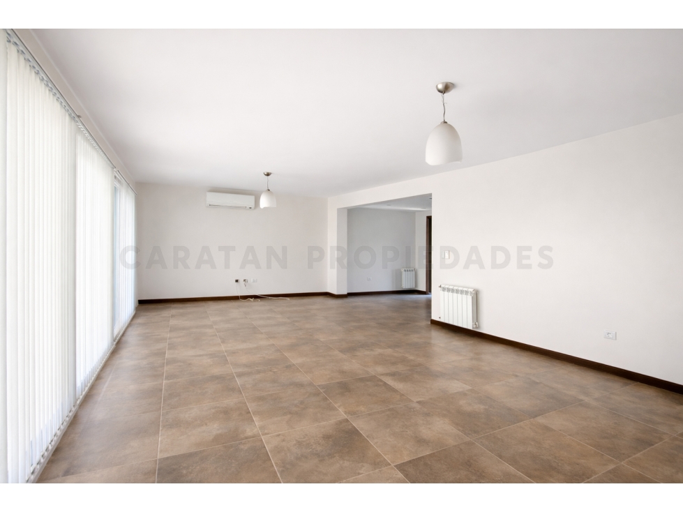 Casa en Venta Cadaques Funes Hills - 2