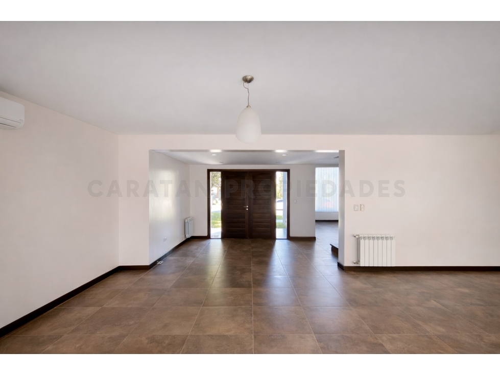 Casa en Venta Cadaques Funes Hills - 5