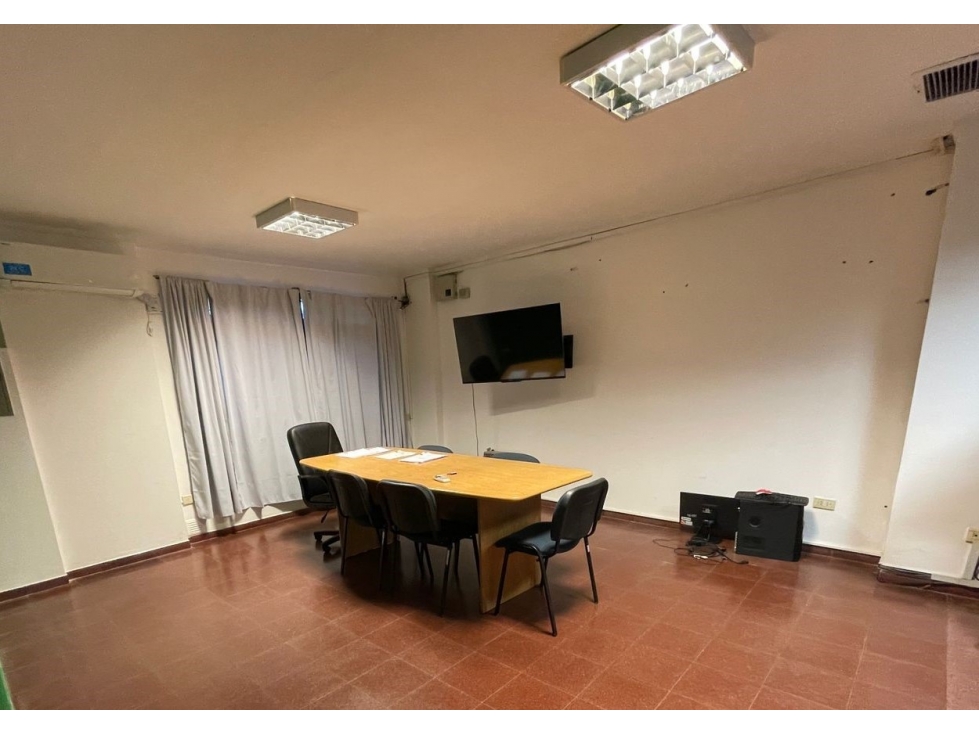 375M2 DE OFICINAS EN VENTA EN CALLE SAN MARTIN - INMEJORABLE UBICACION - 1