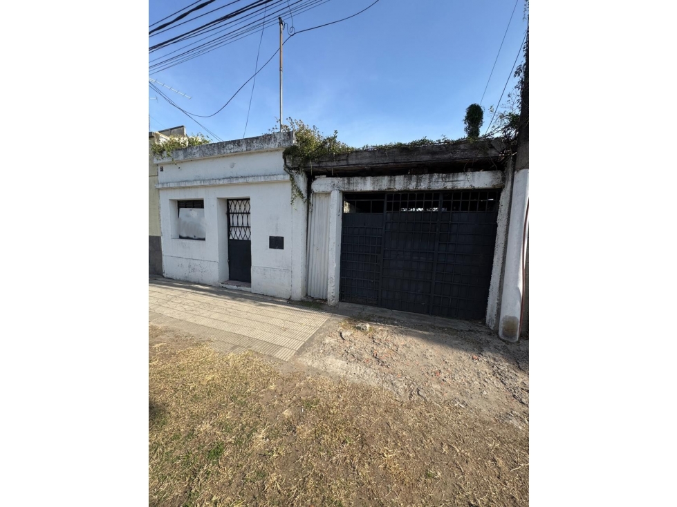 Oportunidad Casa a Reciclar calle Grella - 1