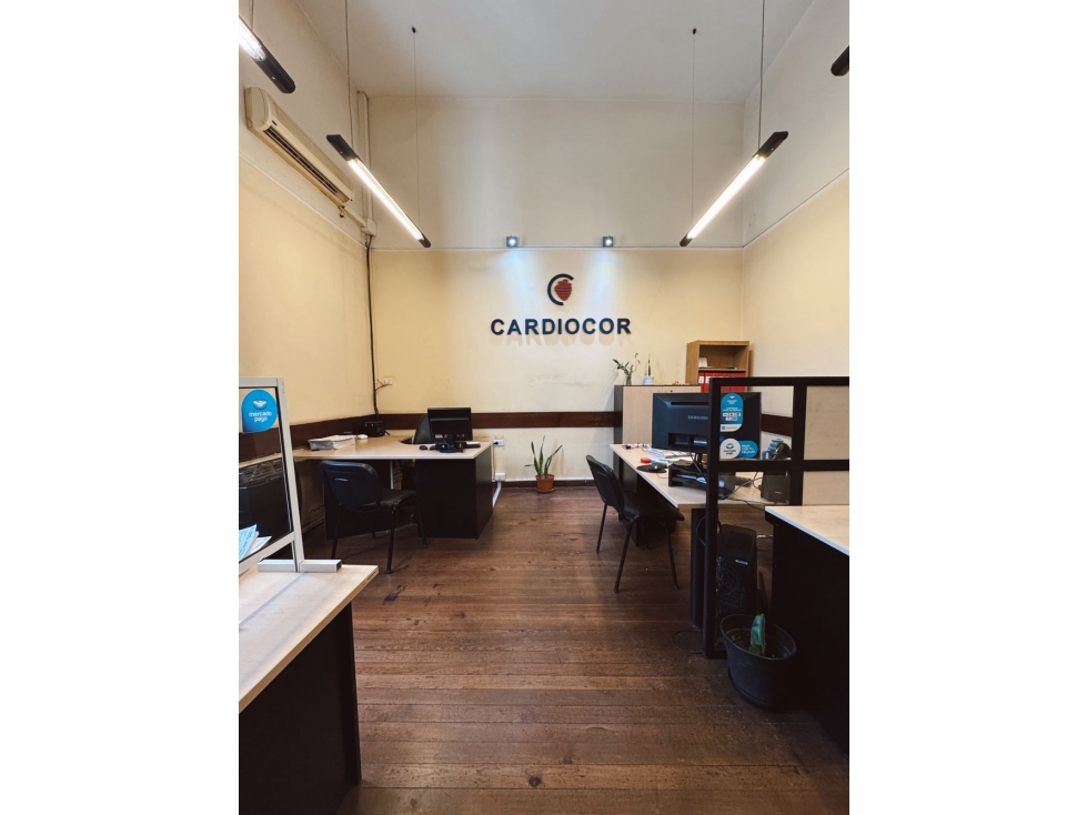 Venta Gran propiedad con 6 oficinas y patio calle España — foto 3