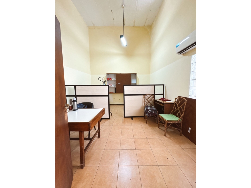 Venta Gran propiedad con 6 oficinas y patio calle España — foto 5
