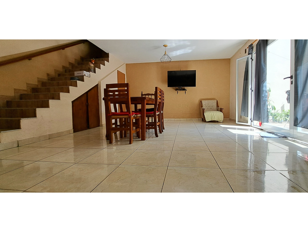 Venta Casa 3 dormitorios Microcentro. Apta Credito