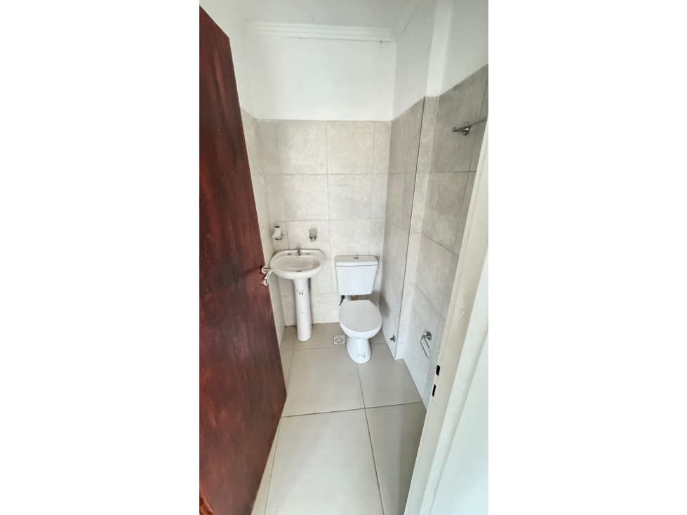 Venta de local en calle Yrigoyen - 5