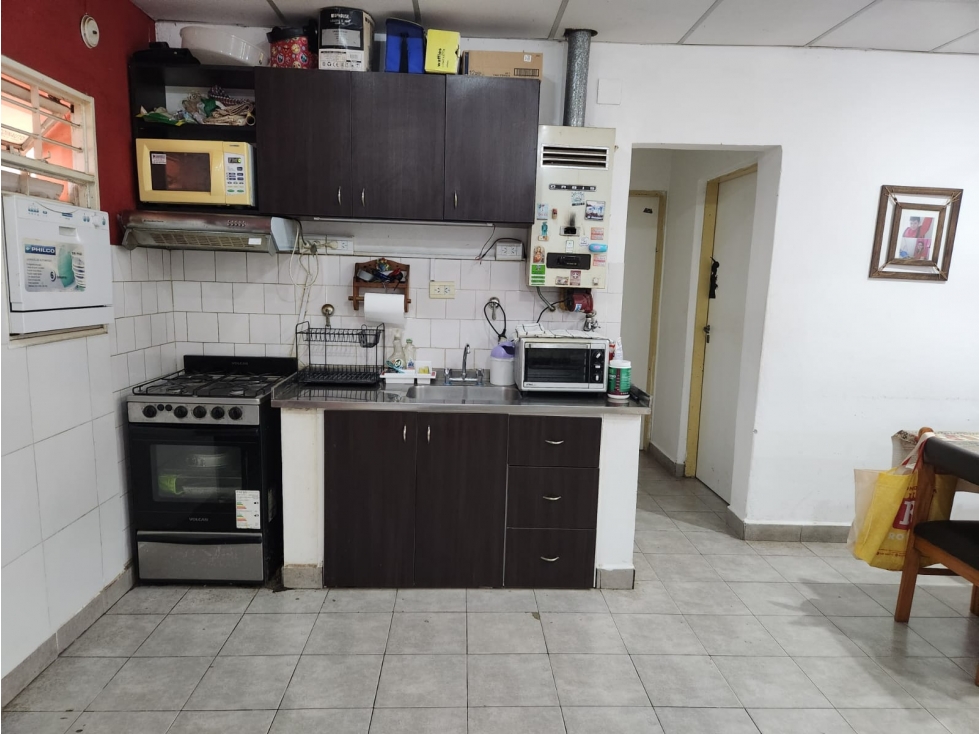 EN VENTA CASA DE 4 DORMITORIOS EN COLONIA AVELLANEDA — foto 2
