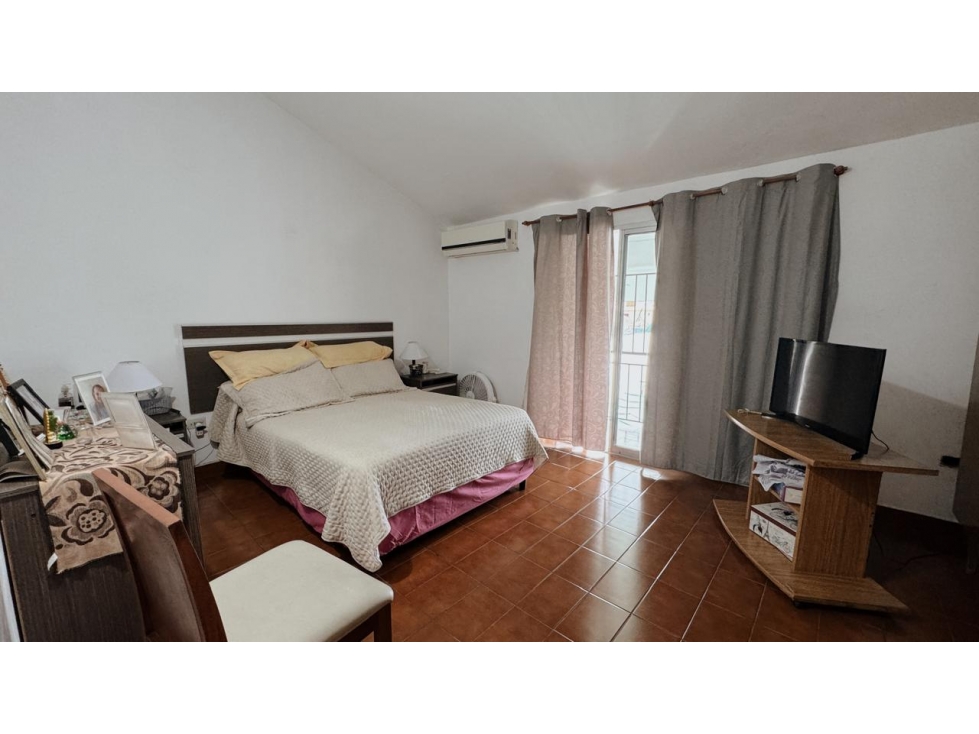 VENDO CASA EN PLENO CENTRO DE PARANÁ A 1 CUADRA DEL SHOPPING LA PAZ — foto 2