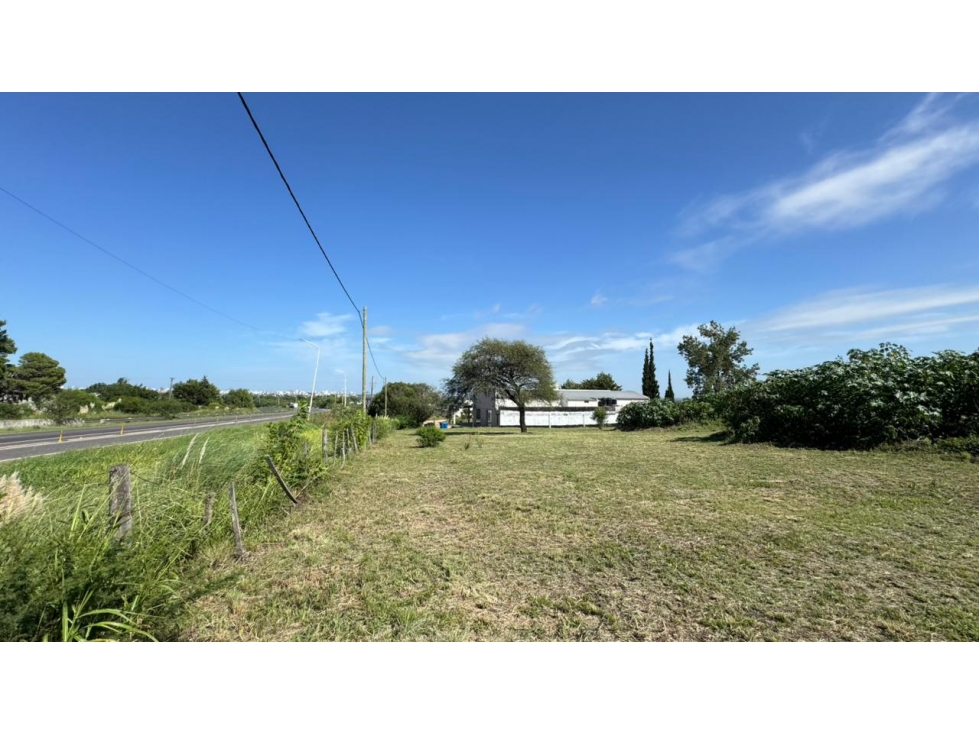 Venta de Lote Premium de 2.530 m2 en Acceso Norte - 2