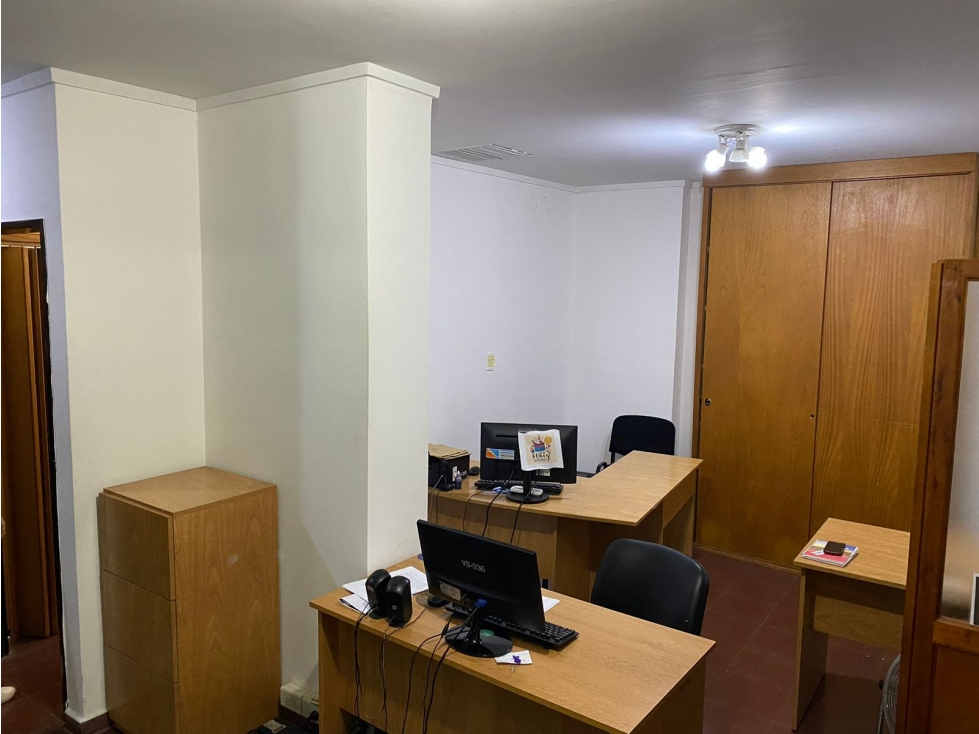 375M2 DE OFICINAS EN VENTA EN CALLE SAN MARTIN - INMEJORABLE UBICACION - 2