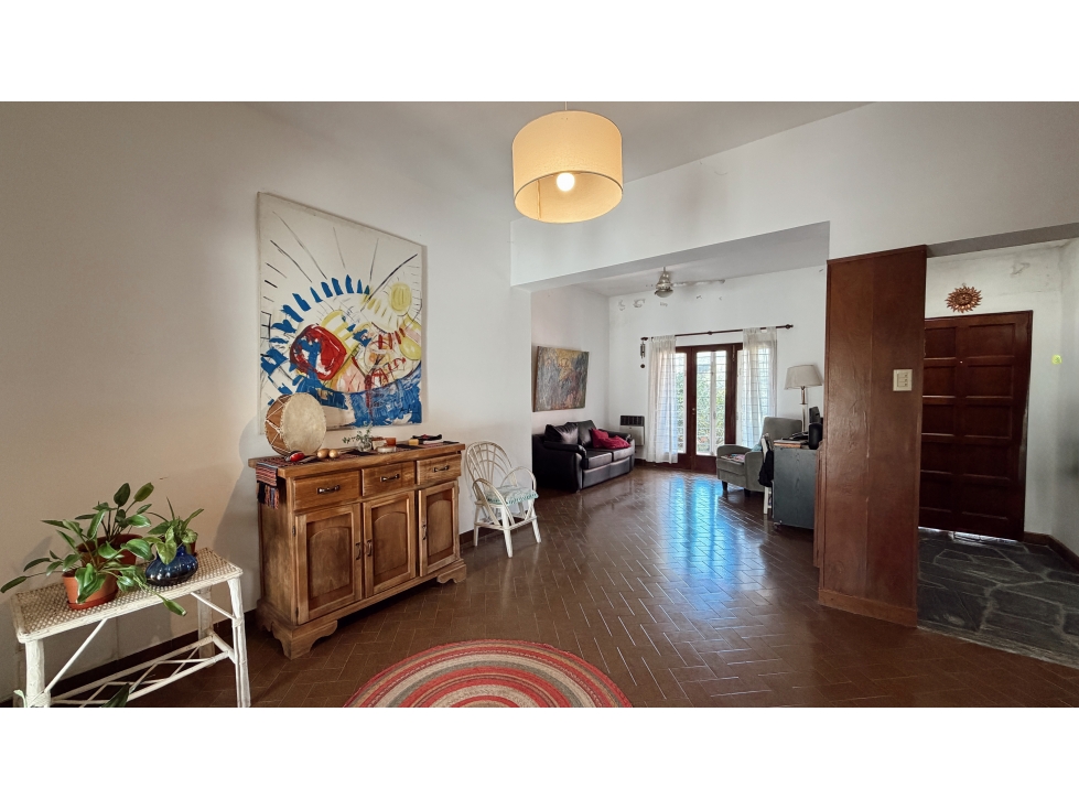 VENTA CASA DE 3 DORMITORIOS CON PATIO Y GARAJE — foto 2