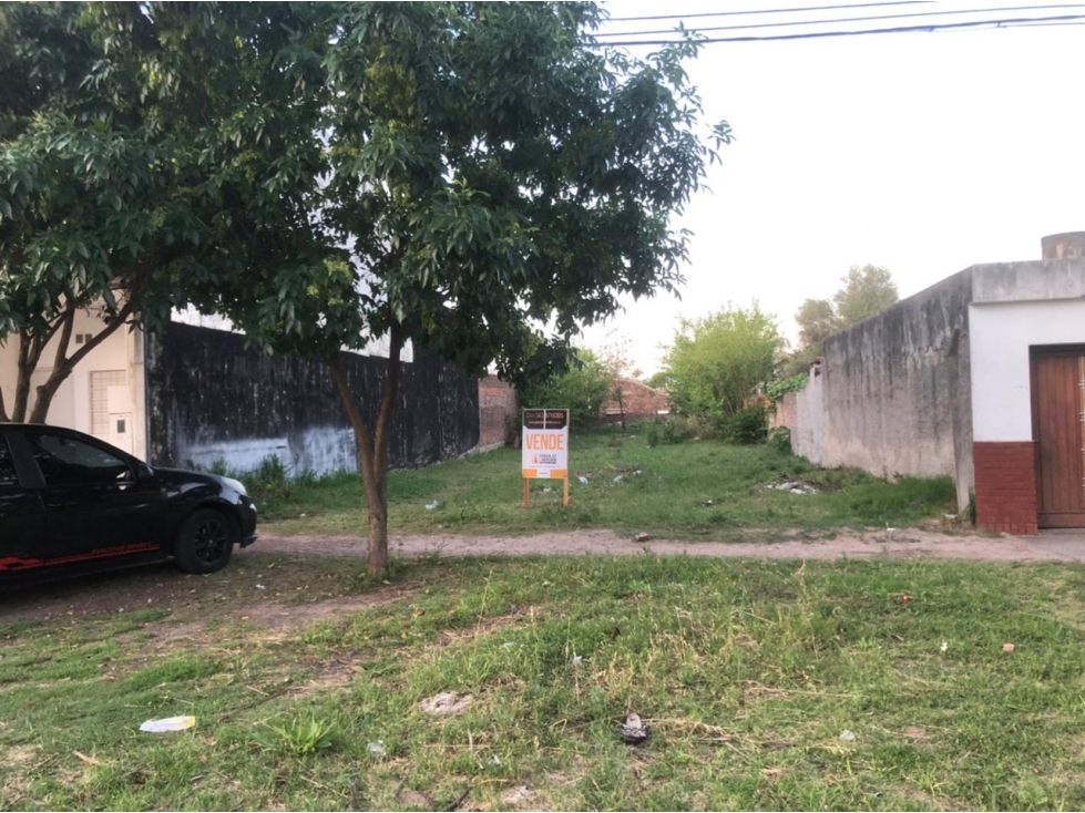 EN VENTA HERMOSO LOTE EN CALLE PARACAO - 3