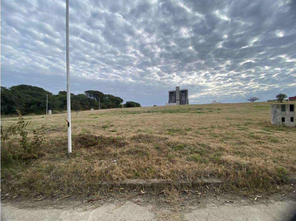 EN VENTA LOTE EN BARRIO RESIDENCIAL BAJADA GRANDE - 3