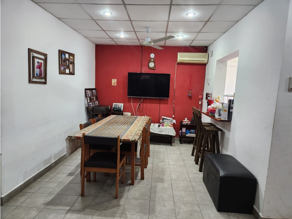 EN VENTA CASA DE 4 DORMITORIOS EN COLONIA AVELLANEDA — foto 3