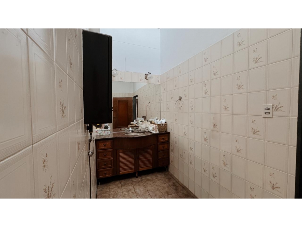 VENDO CASA EN PLENO CENTRO DE PARANÁ A 1 CUADRA DEL SHOPPING LA PAZ — foto 3