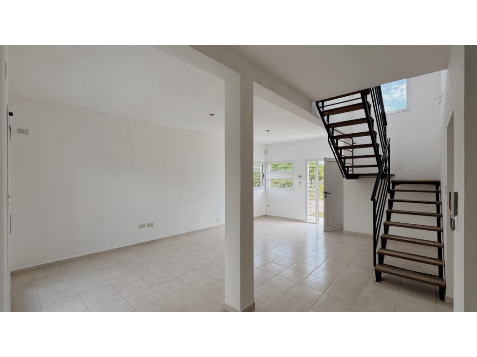 Venta Casa 2 Dormitorios Complejo Cerrado Zona La Toma — foto 4